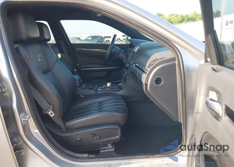 2018 Chrysler 300 300S z USA, uszkodzony, nr VIN 2C3CCABG3JH191564